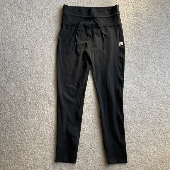 Vuori Pants - Vuori daily leggings- like new